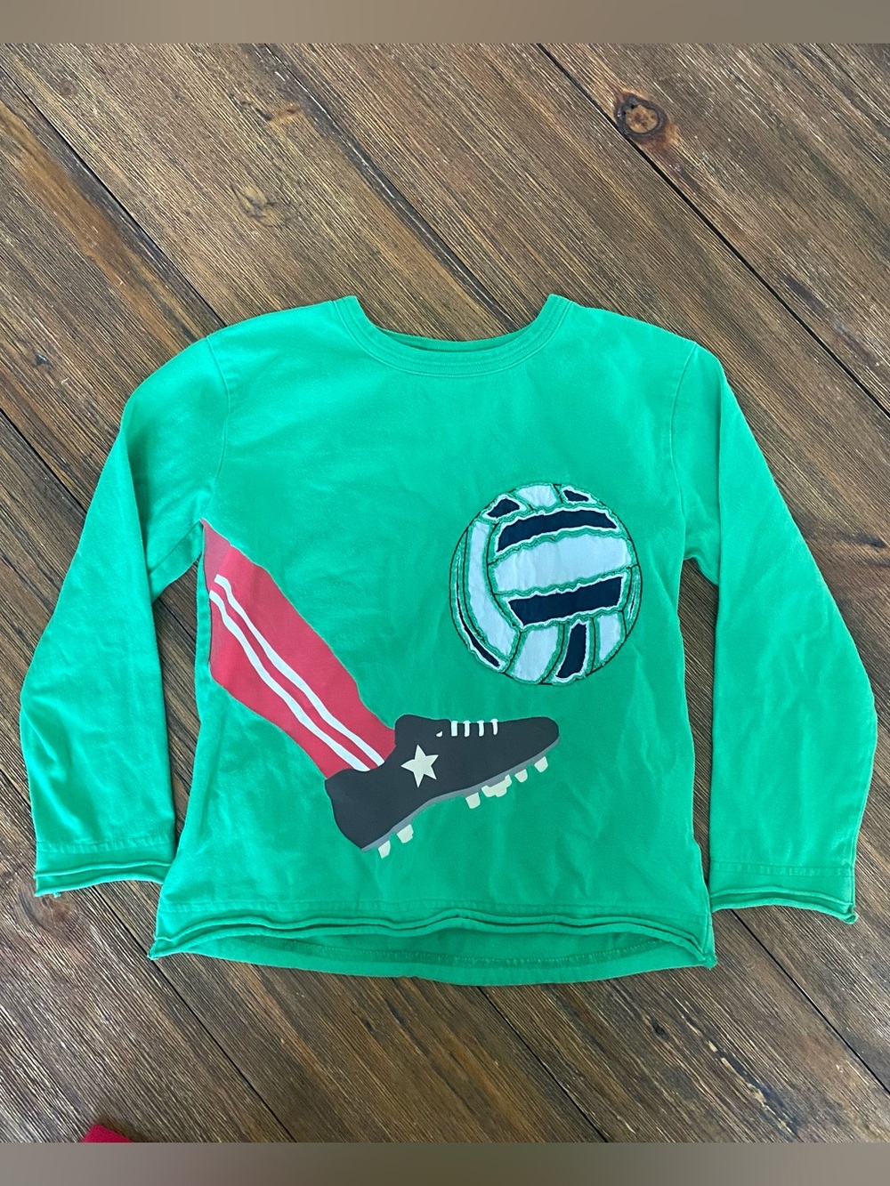 Boys bright colors and appliqués clothing bundle size S-M - Picture 4 of 11